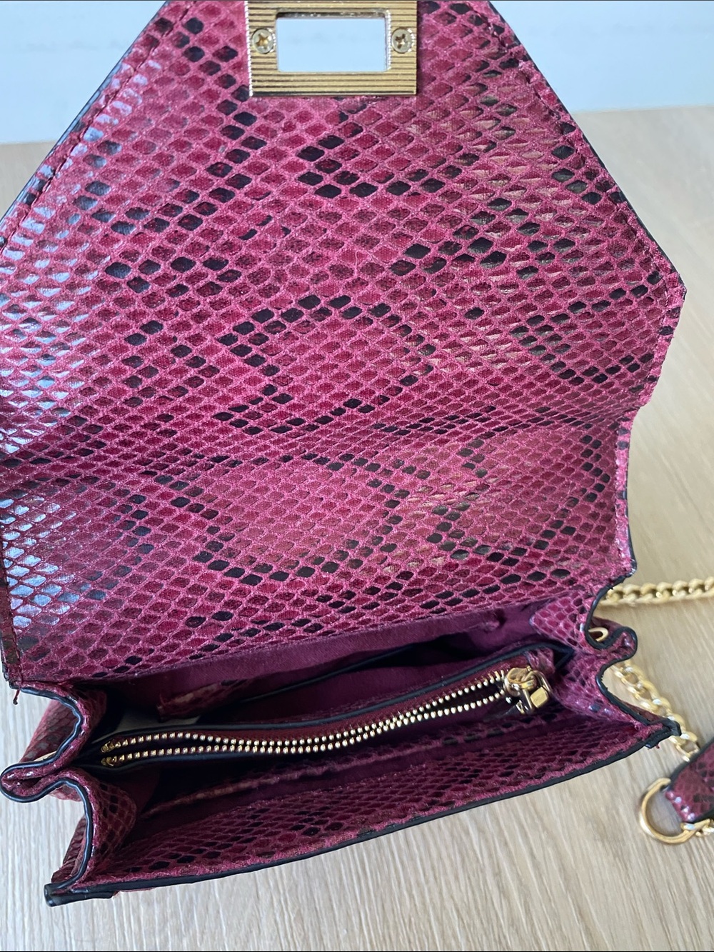 Steve Madden Burgundy Snakeskin Embossed Crossbody Bag Shoulder Purse - Picture 9 of 12